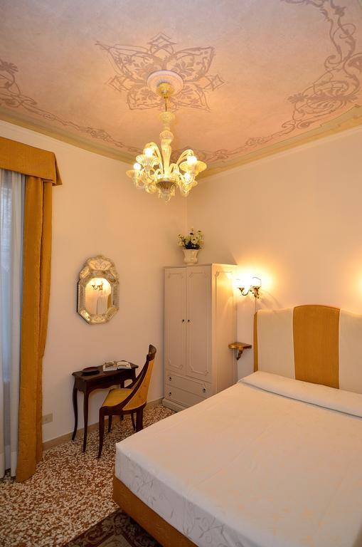 Cà Del Modena Couette-café 2*